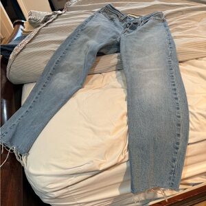 Levi's Wedgie Straight leg jeans , looks amazing on !